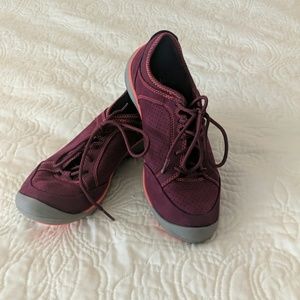Clark's Burgundy Sneakers